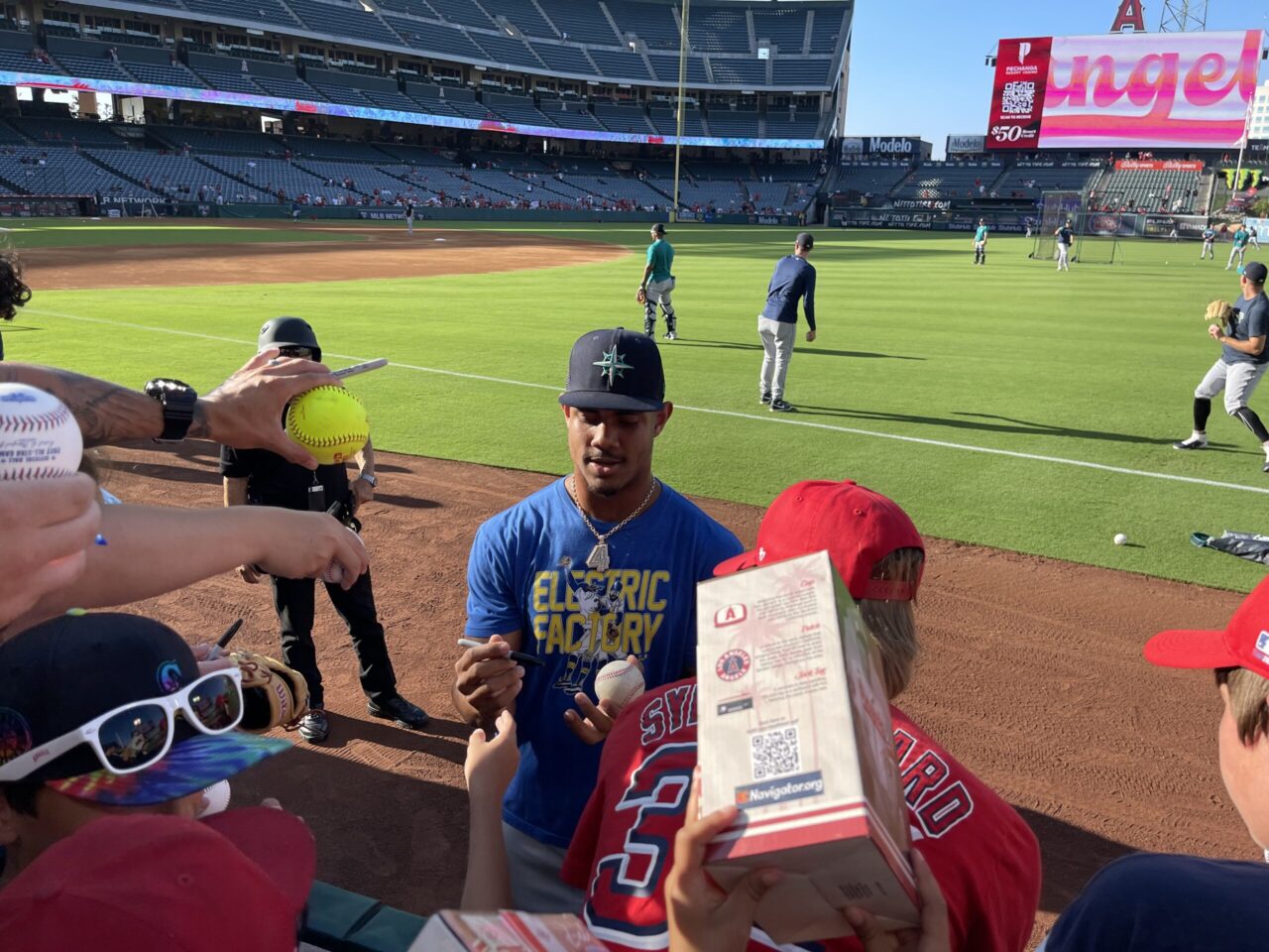 エンゼルスタジアムのサイン